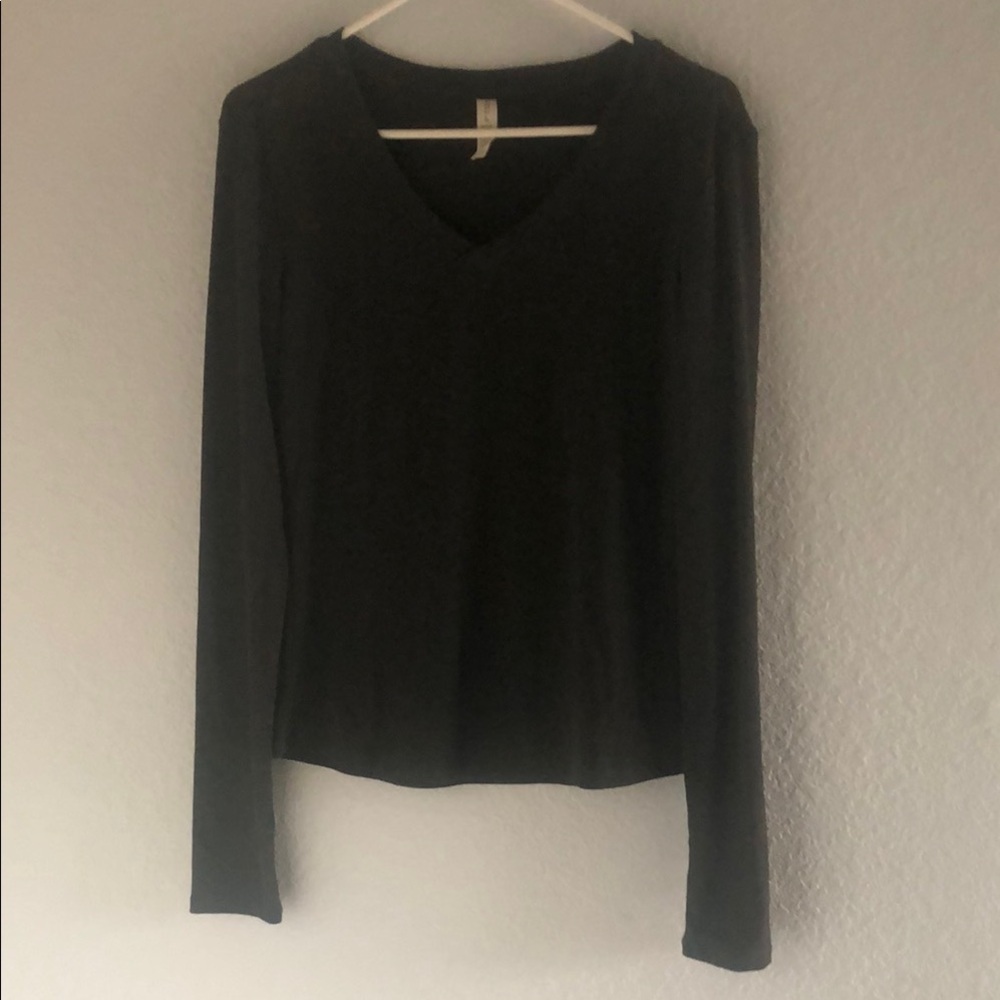 P’tula charcoal grey ribbed V-Neck Long Sleeve lounge Top